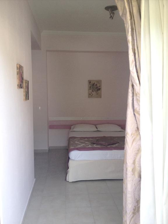 Yasemi Rooms Vaszilikí Kültér fotó
