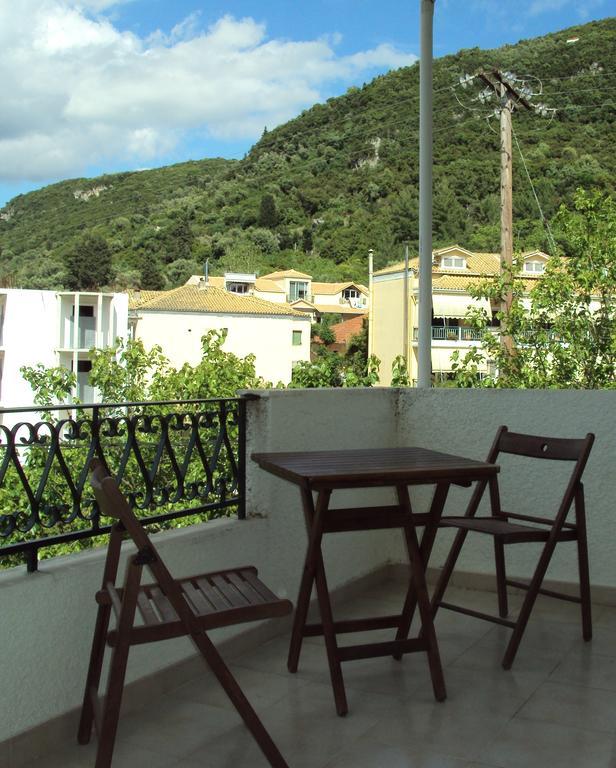 Yasemi Rooms Vaszilikí Kültér fotó